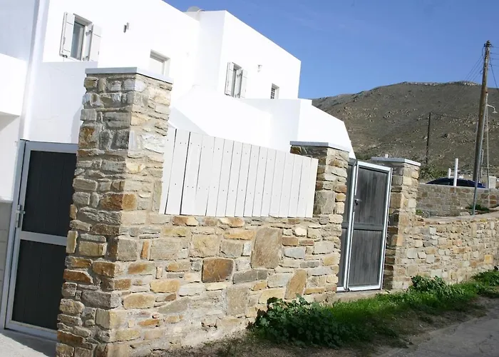 Persephone's Summer House Paros - 2br Garden Parasporos